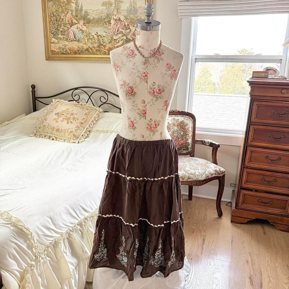 Y2K gine chocolate brown tiered midi skirt size large‎